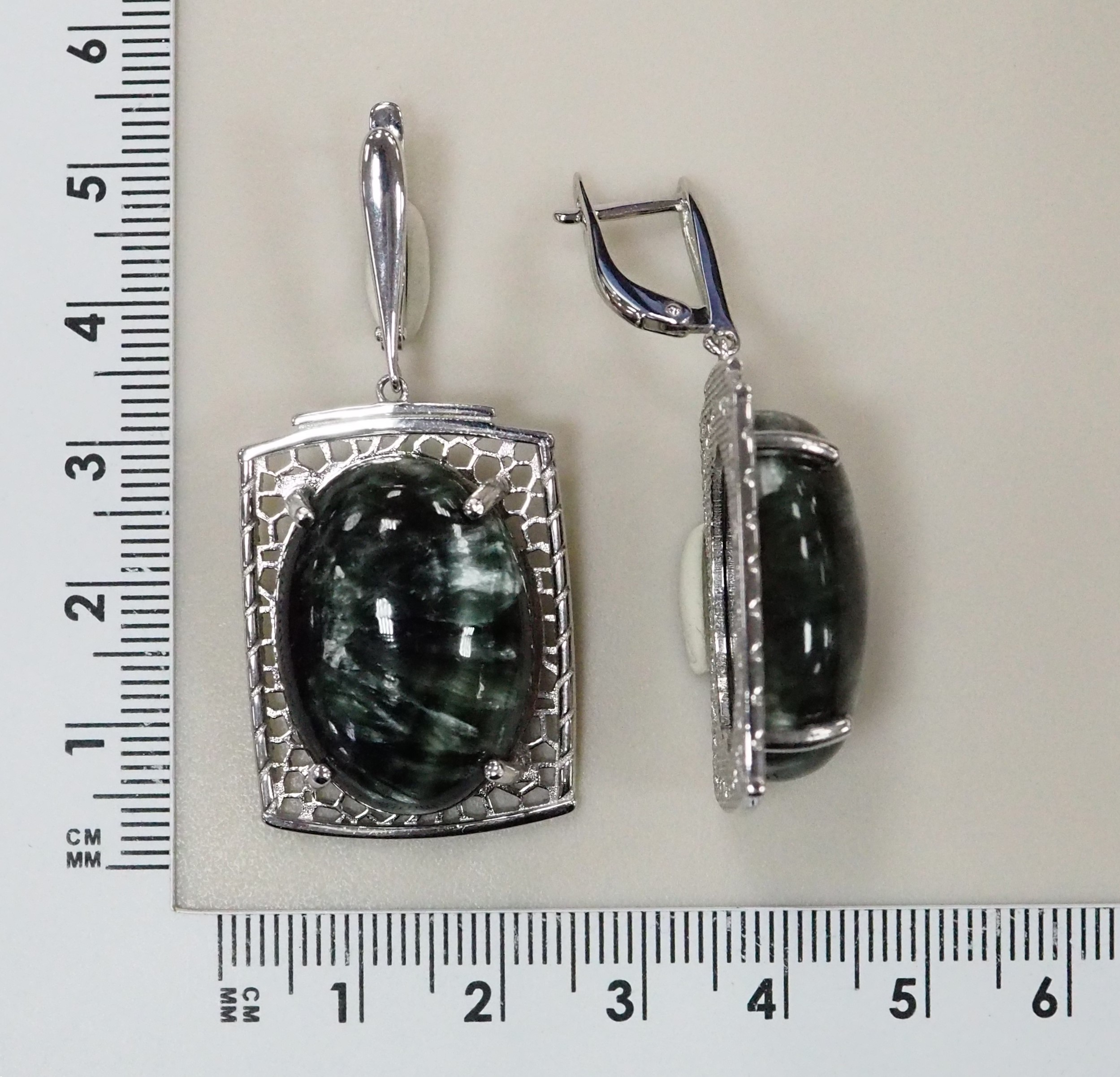 Серебряные серьги с серафинитами